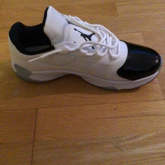 Jordan 11 cmft low shoes - Picture 3 of 5